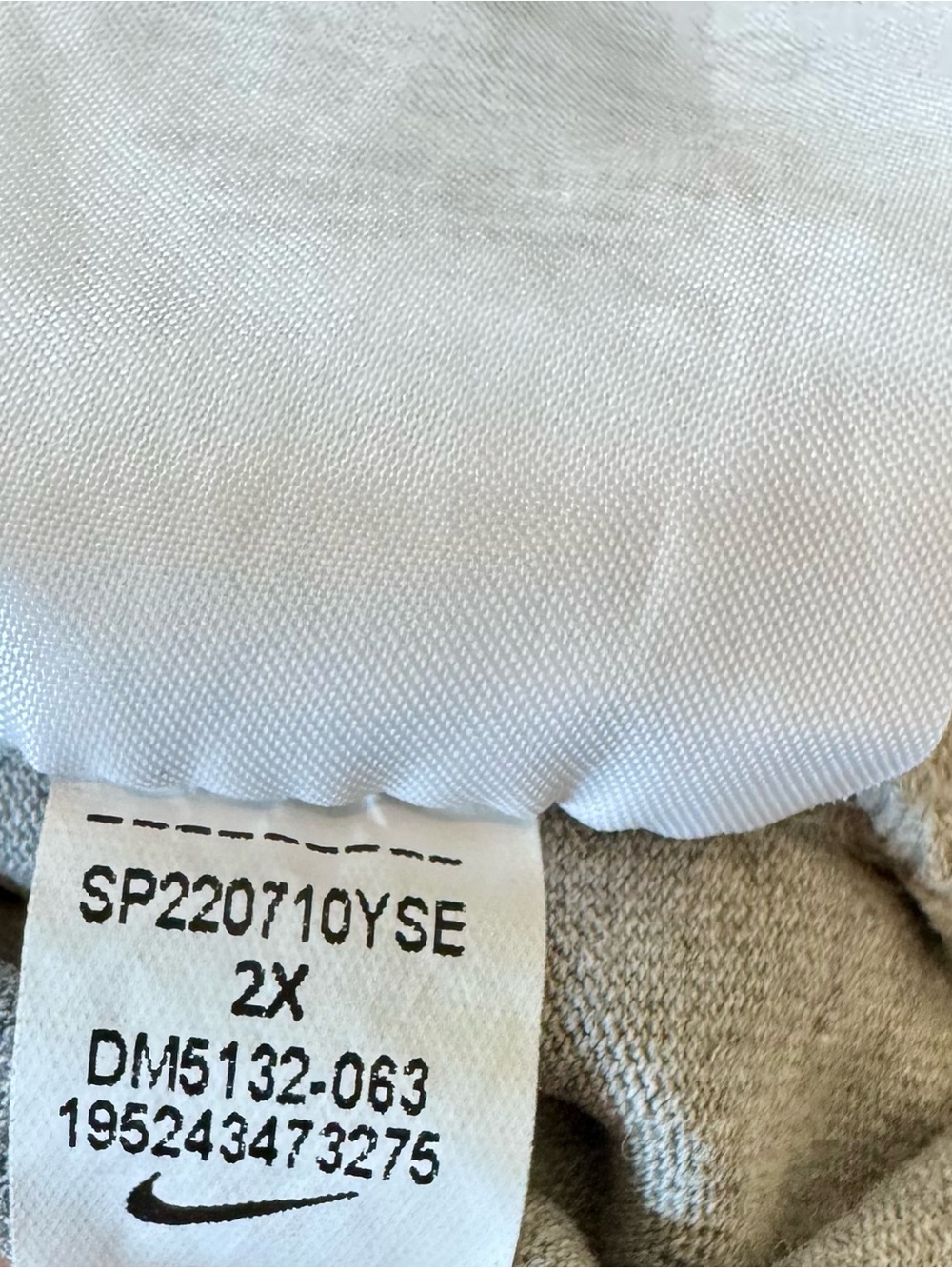 Nike Women’s Light Gray Short Sleeve Crop Top - Picture 6 of 6